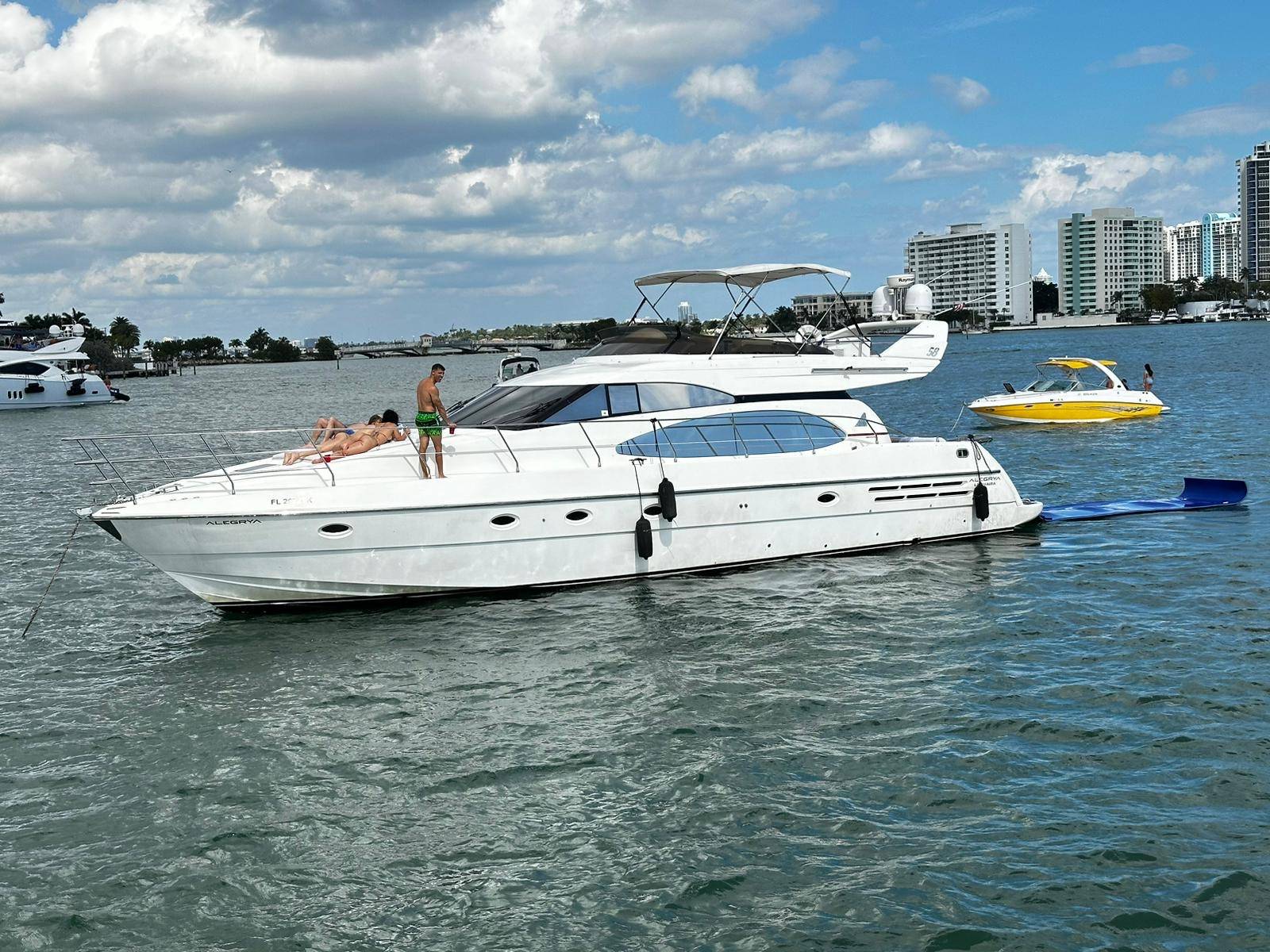 62ft Azimut budget-friendly Miami yacht rental