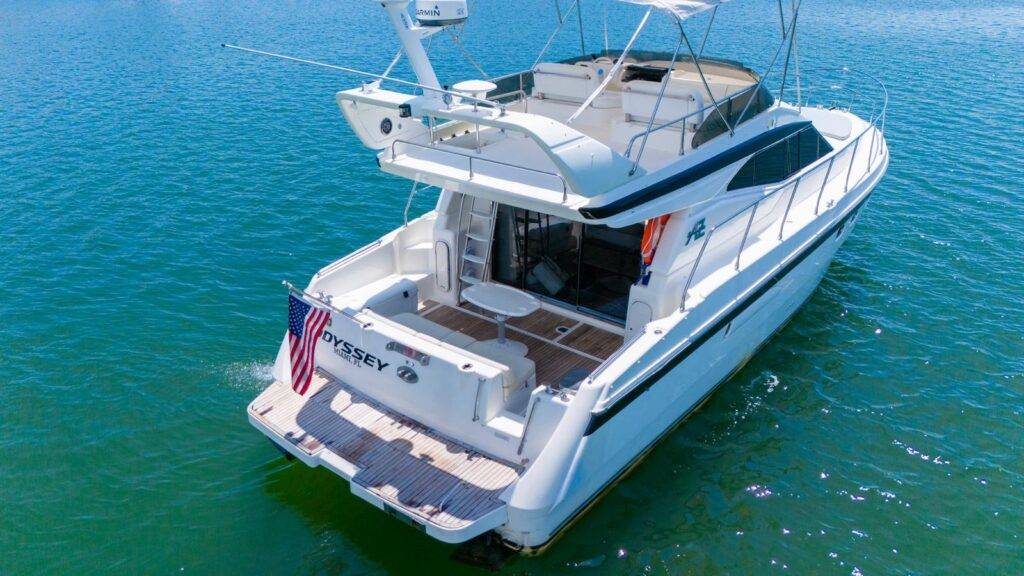 48ft Azimut Yacht Rental Miami ✨ | Italian Luxury Yacht Experience from $950 2 %MAlquiler de yates en Miami%
