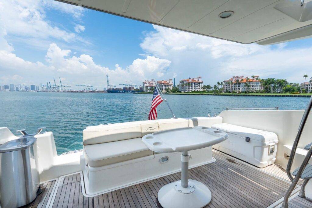 48ft Azimut Yacht Rental Miami ✨ | Italian Luxury Yacht Experience from $950 4 %MAlquiler de yates en Miami%