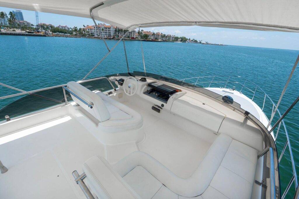 48ft Azimut Yacht Rental Miami ✨ | Italian Luxury Yacht Experience from $950 3 %MAlquiler de yates en Miami%