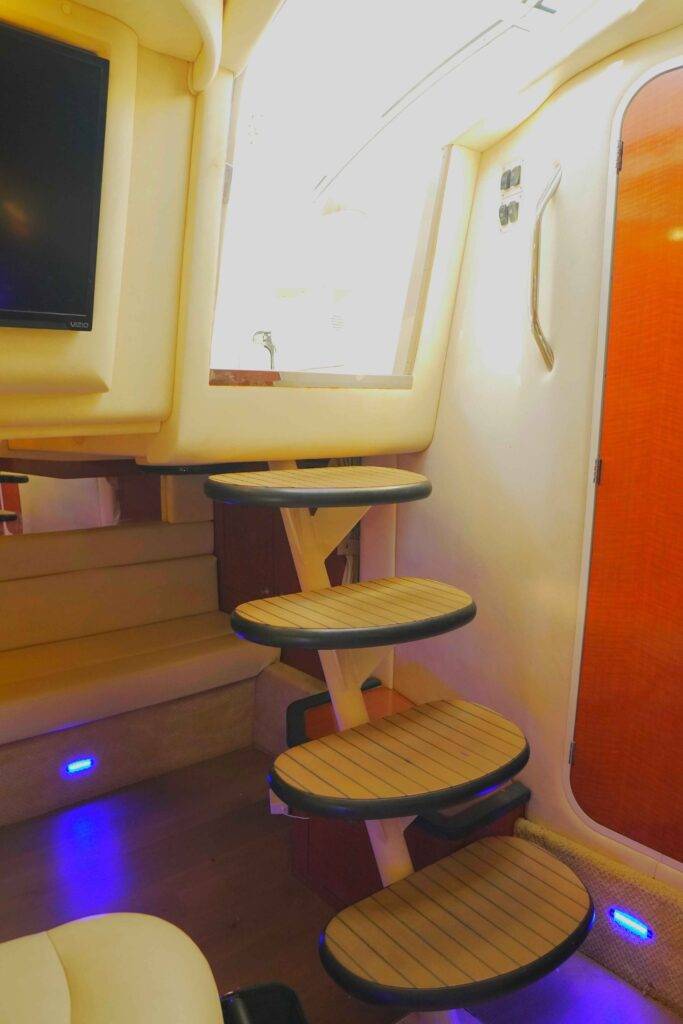 37ft Sea Ray Yacht Rental Miami ⛵ | Small-Group Bay Adventure from $900 10 %MAlquiler de yates en Miami%