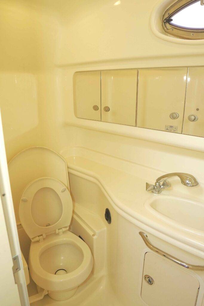 37ft Sea Ray Yacht Rental Miami ⛵ | Small-Group Bay Adventure from $900 11 %MAlquiler de yates en Miami%