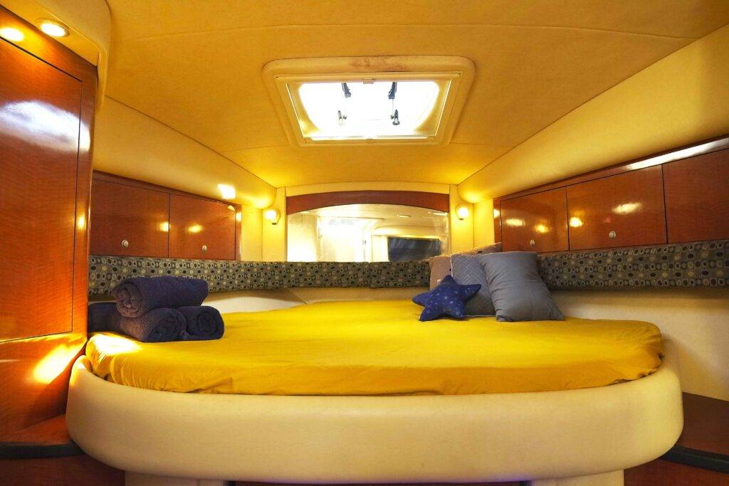 37ft Sea Ray Yacht Rental Miami ⛵ | Small-Group Bay Adventure desde $900 7 %MAlquiler de yates en Miami%