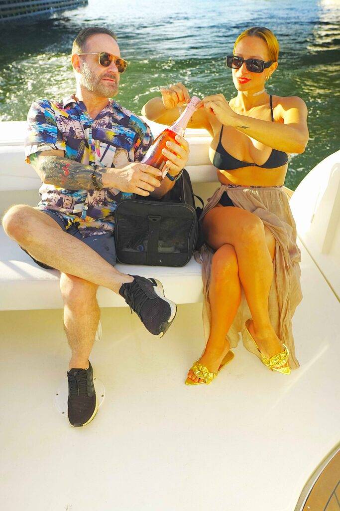 37ft Sea Ray Yacht Rental Miami ⛵ | Small-Group Bay Adventure desde $900 4 %MAlquiler de yates en Miami%