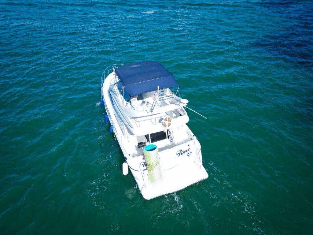 50ft Maxum Yacht Rental Miami 🔥 | Classic Party Yacht Charter from $900 4 %Miami Yacht Rentals%