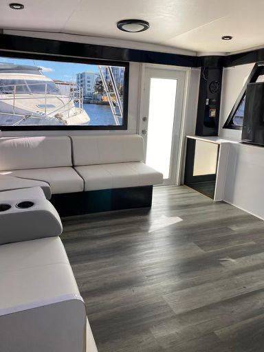 55ft Hatteras Yacht Rental Miami 🚤 | Sportfish & Sandbar Charter from $1,500 5 %Miami Yacht Rentals%