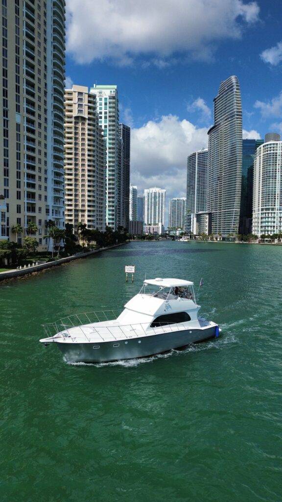 55ft Hatteras Yacht Rental Miami 🚤 | Sportfish & Sandbar Charter from $1,500 7 %Miami Yacht Rentals%