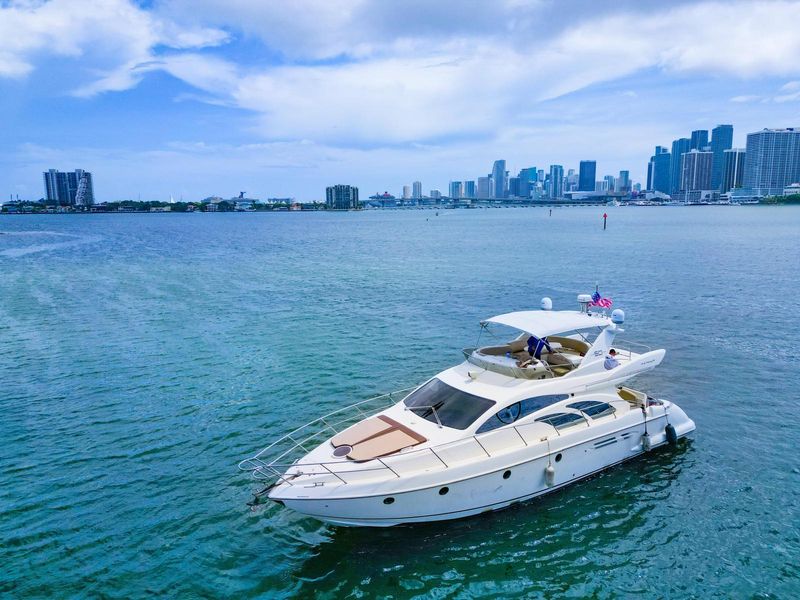 53ft Azimut Atlantis cheap Miami yacht rental