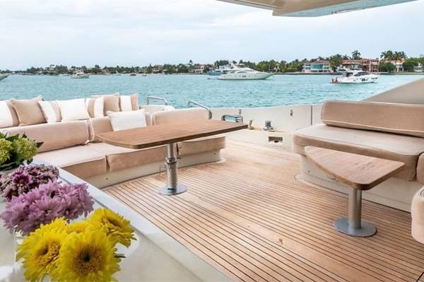 86ft Azimut Yacht Rental Miami | North Miami Private Charter 🌴 3 %MAlquiler de yates en Miami%