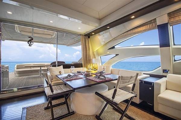 86ft Azimut Yacht Rental Miami | North Miami Private Charter 🌴 7 %MAlquiler de yates en Miami%