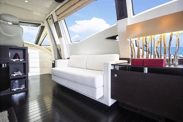 86ft Azimut Yacht Rental Miami | North Miami Private Charter 🌴 9 %MAlquiler de yates en Miami%