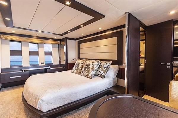86ft Azimut Yacht Rental Miami | North Miami Private Charter 🌴 11 %MAlquiler de yates en Miami%