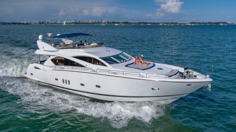 Miami superyacht rentals 💎 Oversized luxury yachts for VIP events, corporate charters, music videos & ultra-premium parties with full crew & concierge. 12 %Miami Yacht Rentals%