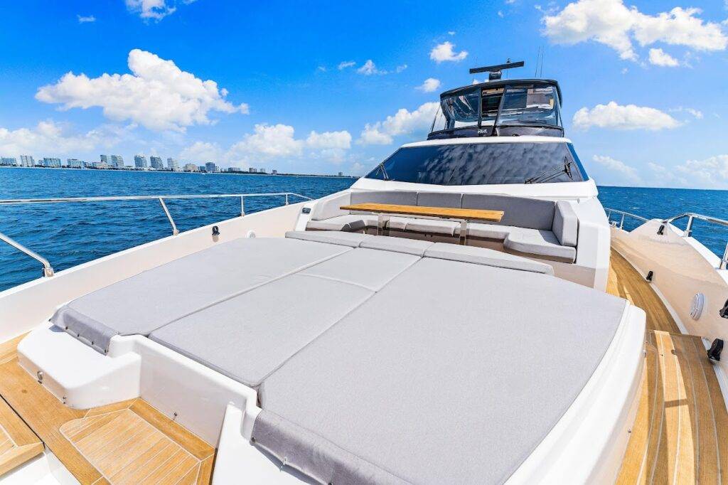 78ft Ferretti Luxury Yacht Charter | Fort Lauderdale 🛥️ 2 %Miami Yacht Rentals%