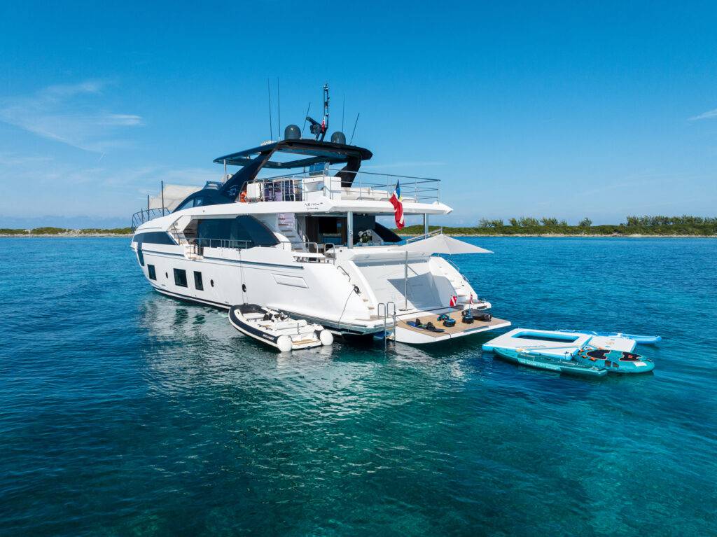 82ft Azimut “Salt Shaker” Yacht Charter | Miami Beach Marina 🌊 5 %Miami Yacht Rentals%