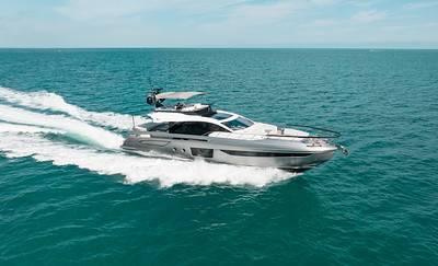 80ft Azimut Sport Yacht Charter | Miami Beach Marina Pier E 🚤 8 %MAlquiler de yates en Miami%