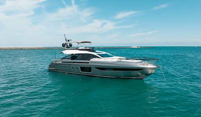 80ft Azimut Sport Yacht Charter | Miami Beach Marina Pier E 🚤 12 %Miami Yacht Rentals%