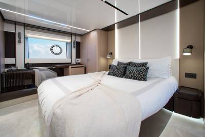 80ft Azimut Sport Yacht Charter | Miami Beach Marina Pier E 🚤 2 %MAlquiler de yates en Miami%