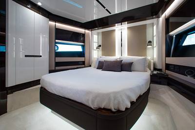 80ft Azimut Sport Yacht Charter | Miami Beach Marina Pier E 🚤 5 %MAlquiler de yates en Miami%