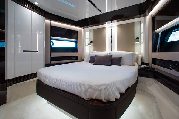 80ft Azimut Sport Yacht Charter | Miami Beach Marina Pier E 🚤 2 %MAlquiler de yates en Miami%