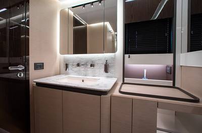 80ft Azimut Sport Yacht Charter | Miami Beach Marina Pier E 🚤 5 %MAlquiler de yates en Miami%