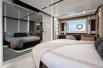 80ft Azimut Sport Yacht Charter | Miami Beach Marina Pier E 🚤 7 %MAlquiler de yates en Miami%