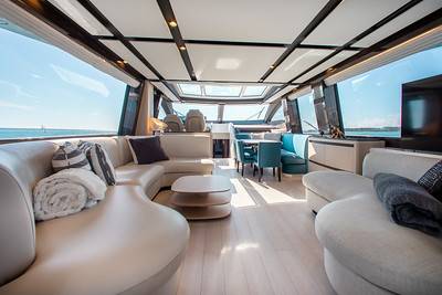 80ft Azimut Sport Yacht Charter | Miami Beach Marina Pier E 🚤 2 %MAlquiler de yates en Miami%