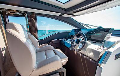 80ft Azimut Sport Yacht Charter | Miami Beach Marina Pier E 🚤 7 %MAlquiler de yates en Miami%