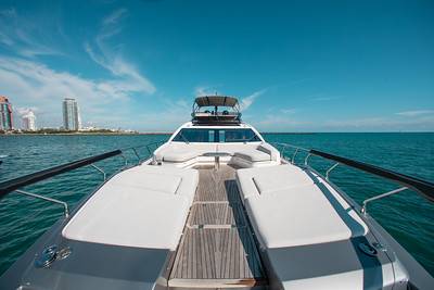 80ft Azimut Sport Yacht Charter | Miami Beach Marina Pier E 🚤 12 %MAlquiler de yates en Miami%