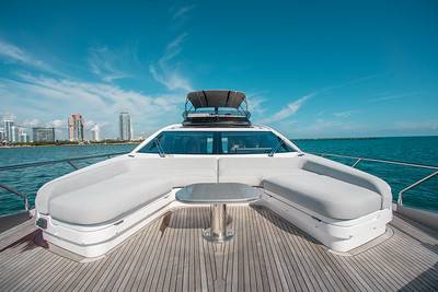 80ft Azimut Sport Yacht Charter | Miami Beach Marina Pier E 🚤 2 %Miami Yacht Rentals%