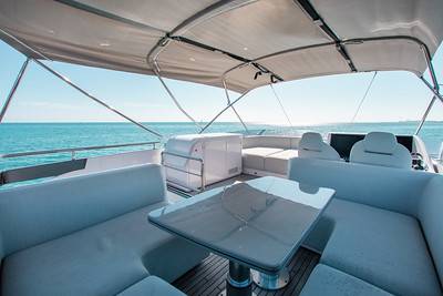 80ft Azimut Sport Yacht Charter | Miami Beach Marina Pier E 🚤 3 %Miami Yacht Rentals%