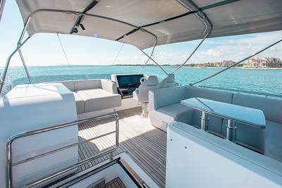 80ft Azimut Sport Yacht Charter | Miami Beach Marina Pier E 🚤 4 %Miami Yacht Rentals%