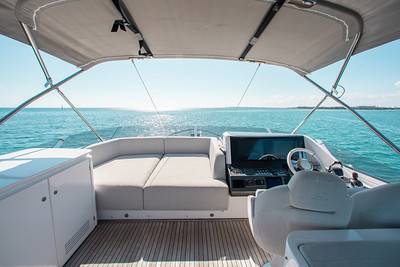 80ft Azimut Sport Yacht Charter | Miami Beach Marina Pier E 🚤 5 %Miami Yacht Rentals%
