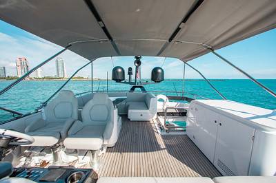 80ft Azimut Sport Yacht Charter | Miami Beach Marina Pier E 🚤 8 %Miami Yacht Rentals%