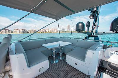 80ft Azimut Sport Yacht Charter | Miami Beach Marina Pier E 🚤 9 %Miami Yacht Rentals%