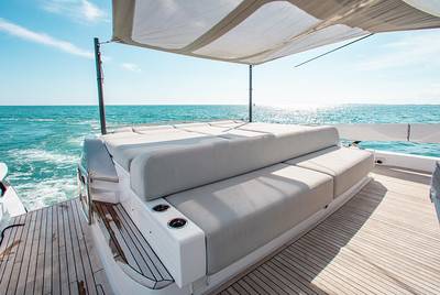 80ft Azimut Sport Yacht Charter | Miami Beach Marina Pier E 🚤 3 %Miami Yacht Rentals%