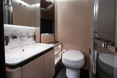 80ft Azimut Sport Yacht Charter | Miami Beach Marina Pier E 🚤 10 %MAlquiler de yates en Miami%