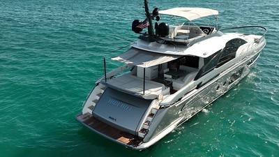 80ft Azimut Sport Yacht Charter | Miami Beach Marina Pier E 🚤 6 %Miami Yacht Rentals%