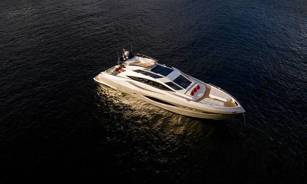 80ft Numarine “Adonis” Luxury Yacht Charter | Miami Beach 💎 5 %MAlquiler de yates en Miami%
