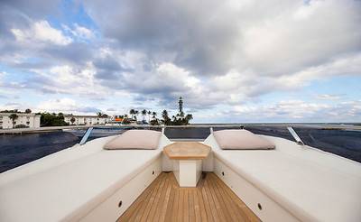 80ft Numarine “Adonis” Luxury Yacht Charter | Miami Beach 💎 4 %Miami Yacht Rentals%