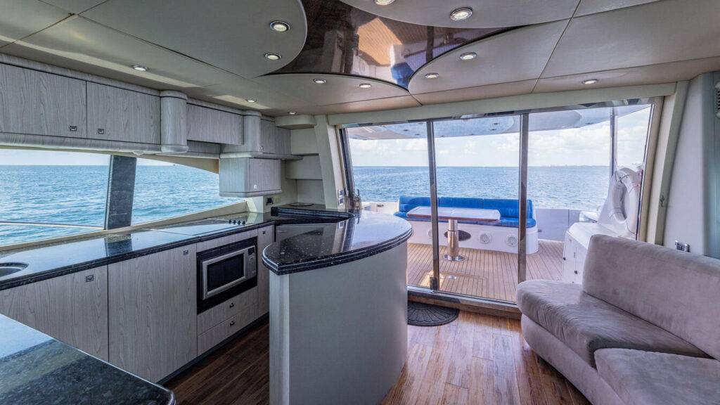 80ft Sunseeker “Sliptease” Alquiler de Yates | Miami Bayside 🎶 8 %MAlquiler de yates en Miami%
