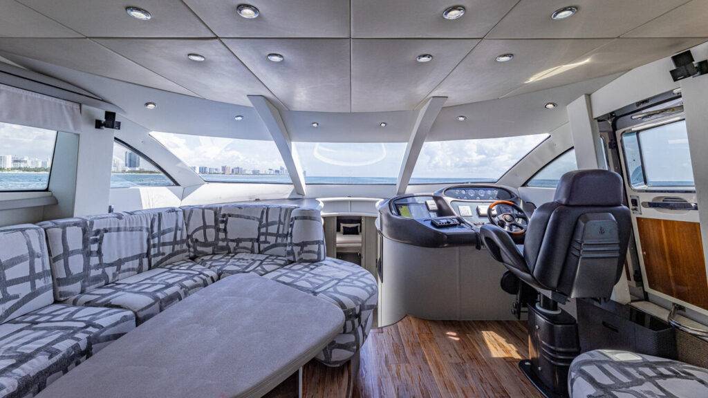 80ft Sunseeker “Sliptease” Alquiler de Yates | Miami Bayside 🎶 9 %MAlquiler de yates en Miami%