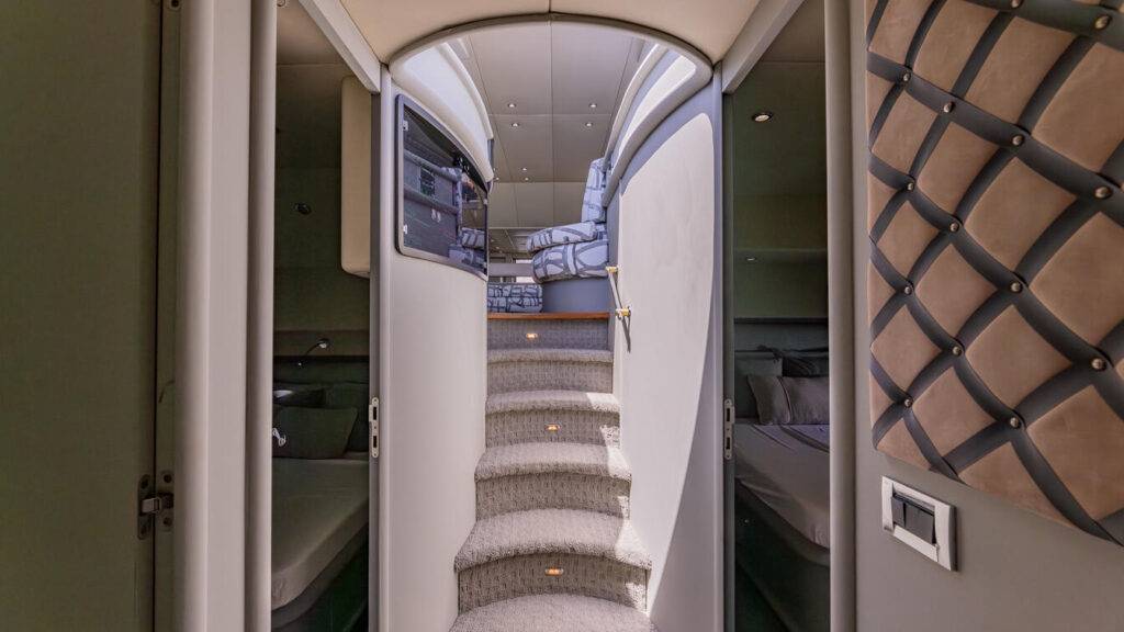 80ft Sunseeker “Sliptease” Alquiler de Yates | Miami Bayside 🎶 11 %MAlquiler de yates en Miami%