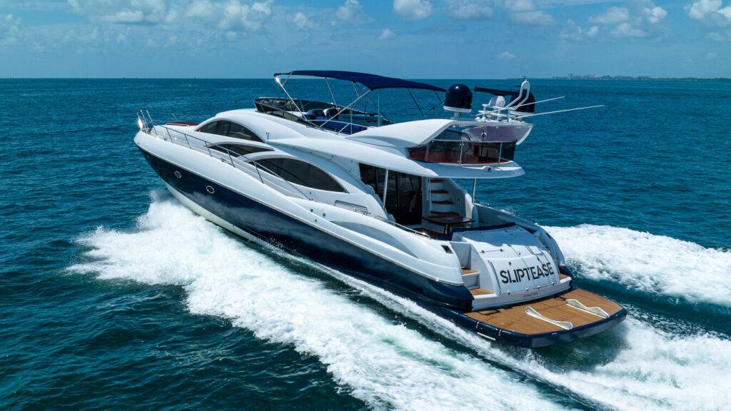 80ft Sunseeker “Sliptease” Alquiler de Yates | Miami Bayside 🎶 9 %MAlquiler de yates en Miami%