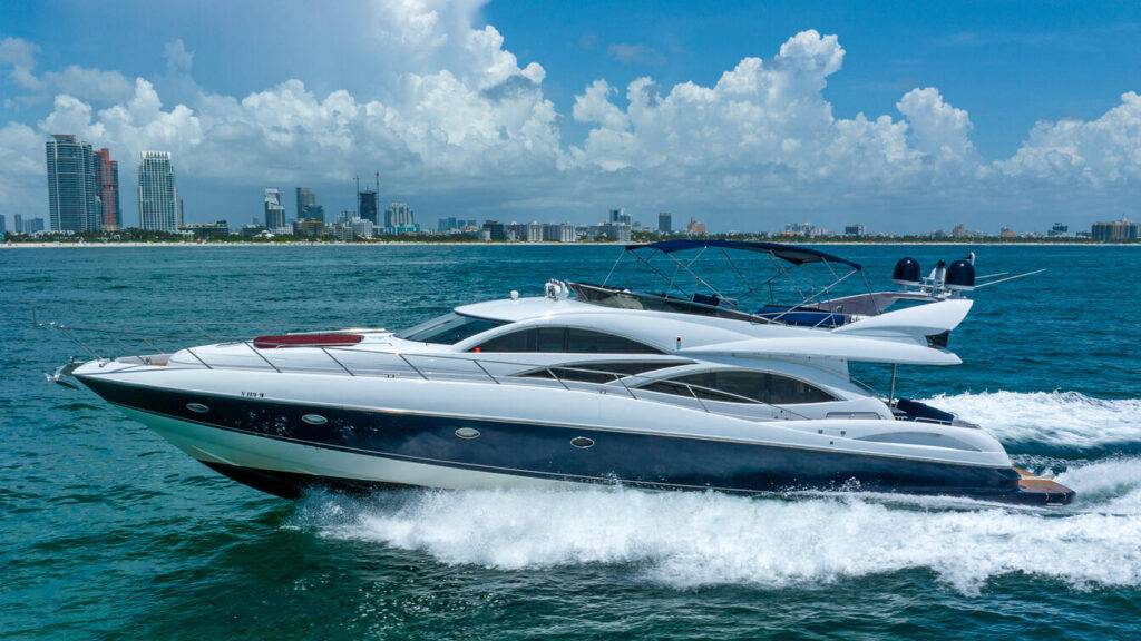 80ft Sunseeker “Sliptease” Alquiler de Yates | Miami Bayside 🎶 5 %MAlquiler de yates en Miami%
