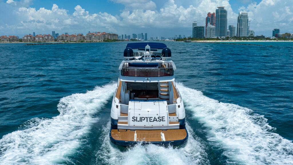 80ft Sunseeker “Sliptease” Alquiler de Yates | Miami Bayside 🎶 7 %MAlquiler de yates en Miami%