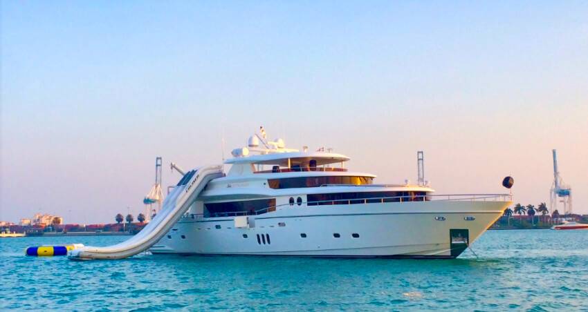 50ft Scarab Sandbar Yacht Rental Miami 🍾 | High-Energy Sandbar Party from $900 3 %Miami Yacht Rentals%