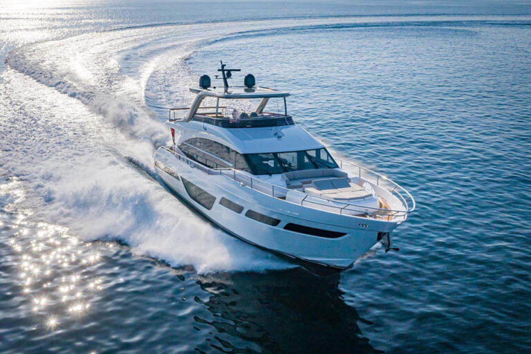 Miami superyacht rentals 💎 Oversized luxury yachts for VIP events, corporate charters, music videos & ultra-premium parties with full crew & concierge. 19 %Miami Yacht Rentals%