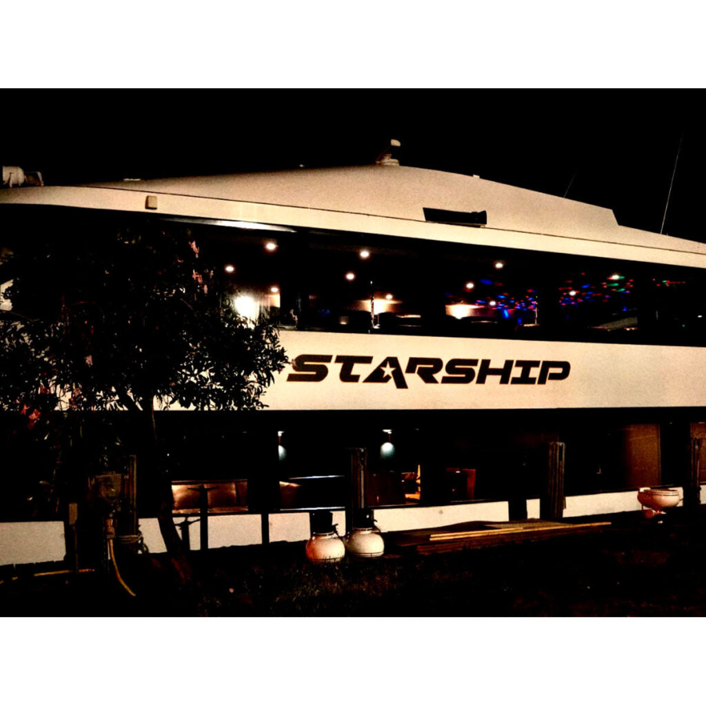 Star Cruise 105ft • Miami Beach Yacht Venue for Large Events ⛴️ 1 %Miami Yacht Rentals%