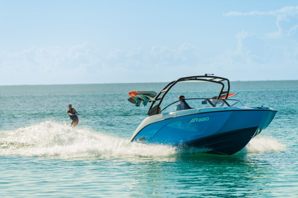 22ft Yamaha “Sugar” AR220 Yacht Charter Miami | Day Boat Rental 🌊 9 %Miami Yacht Rentals%